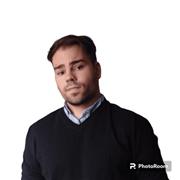 Alumno de carrera imparte clases de inglés